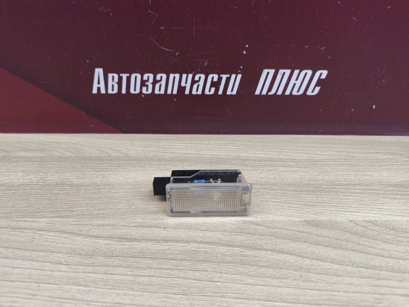 Плафон подсветки салона