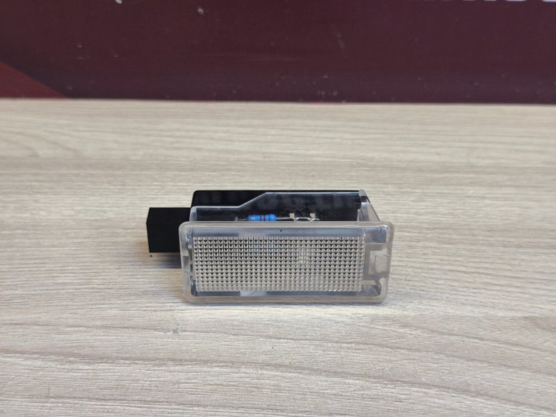 Плафон подсветки салона