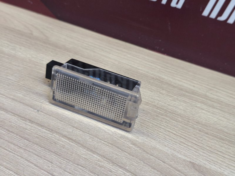 Плафон подсветки салона