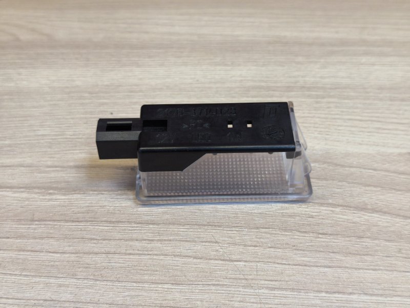 Плафон подсветки салона