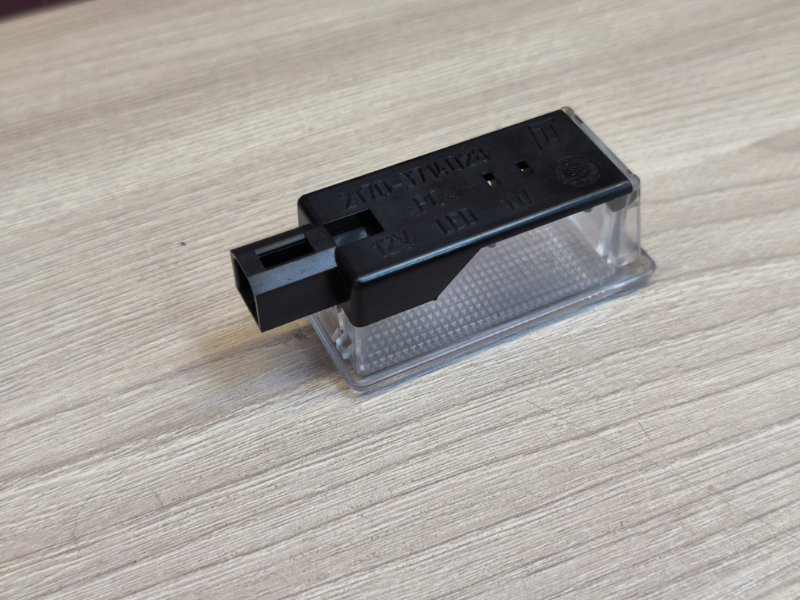 Плафон подсветки салона