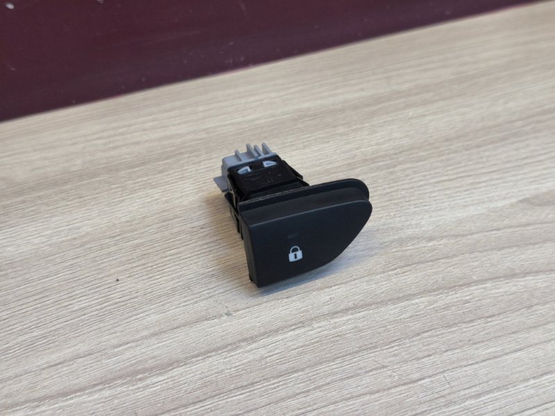 Кнопка центрального замка