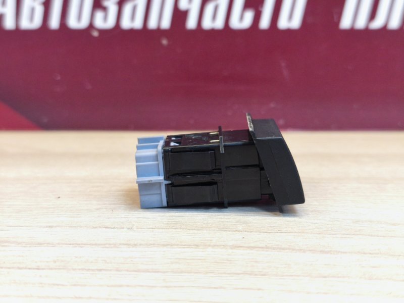 Кнопка центрального замка