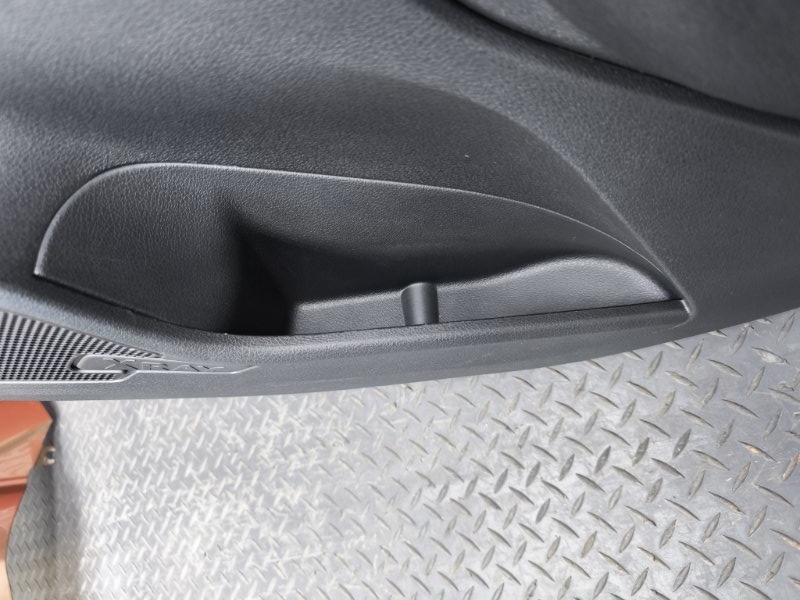 Обшивка боковой двери