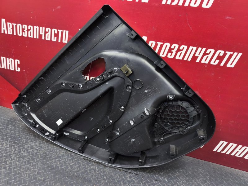 Обшивка боковой двери