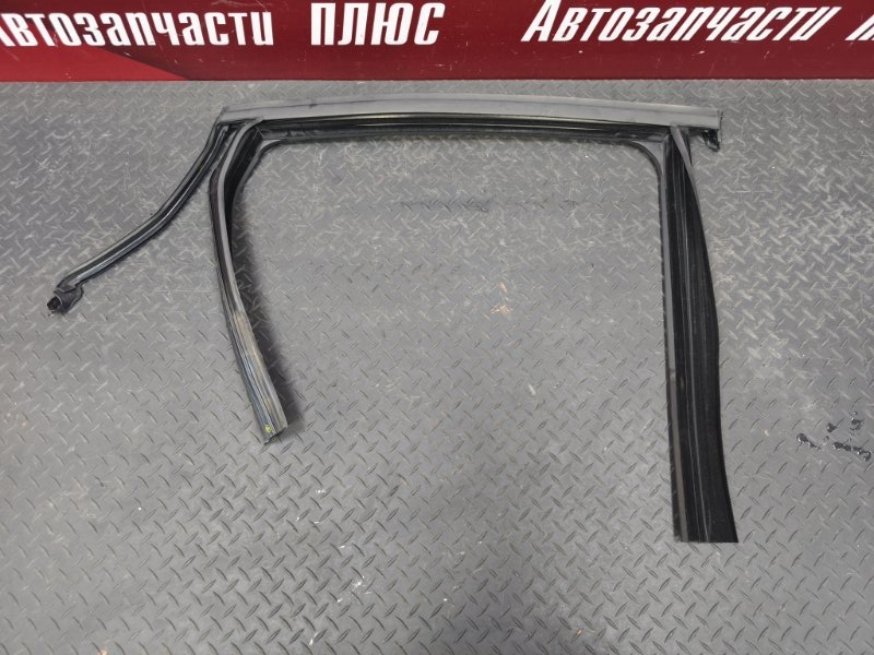Уплотнитель рамки двери