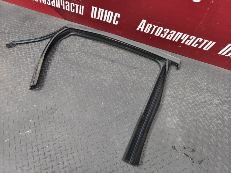 Уплотнитель рамки двери