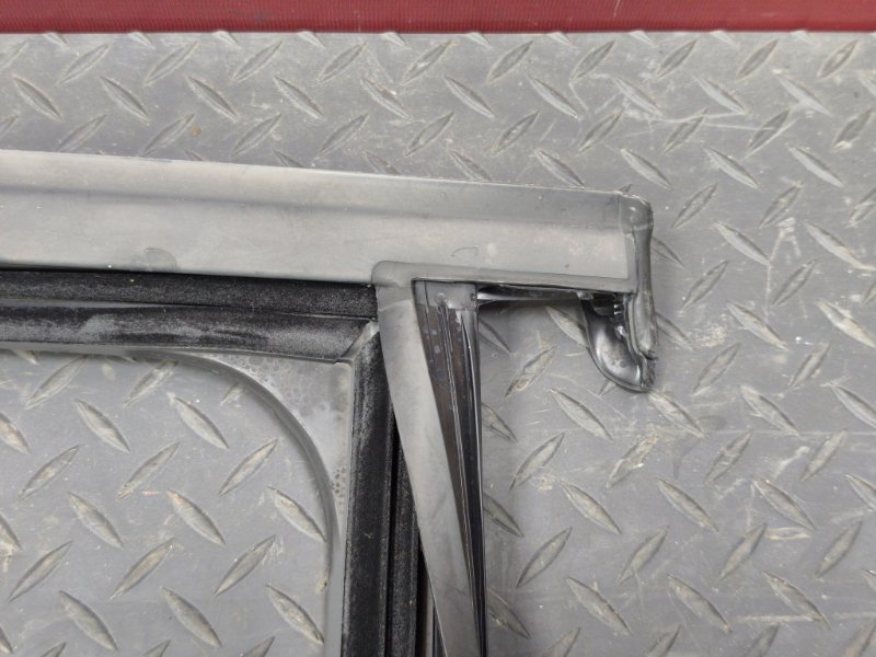 Уплотнитель рамки двери