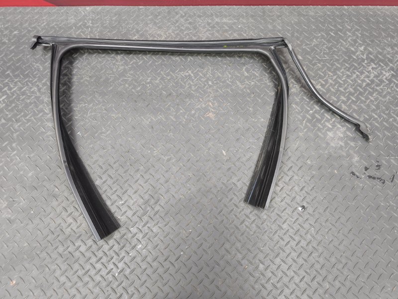 Уплотнитель рамки двери