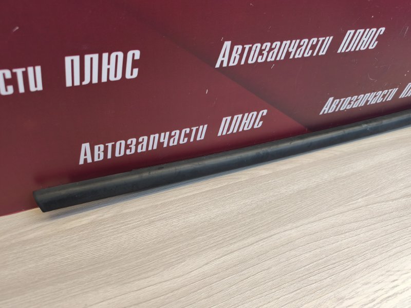 Уплотнитель стекла двери внешний