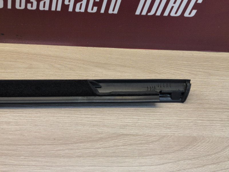 Уплотнитель стекла двери внешний