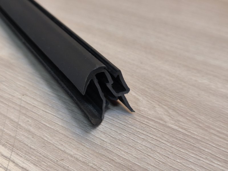 Уплотнитель стекла двери внутренний