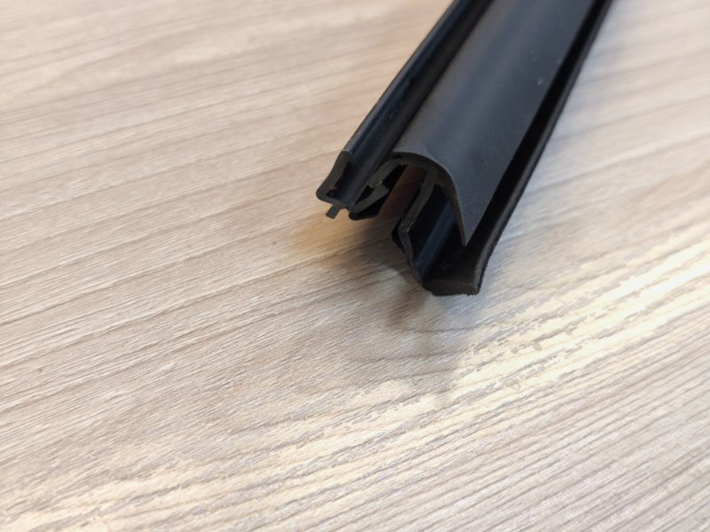 Уплотнитель стекла двери внутренний