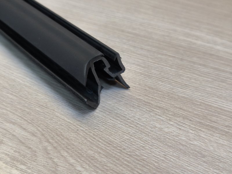 Уплотнитель стекла двери внутренний