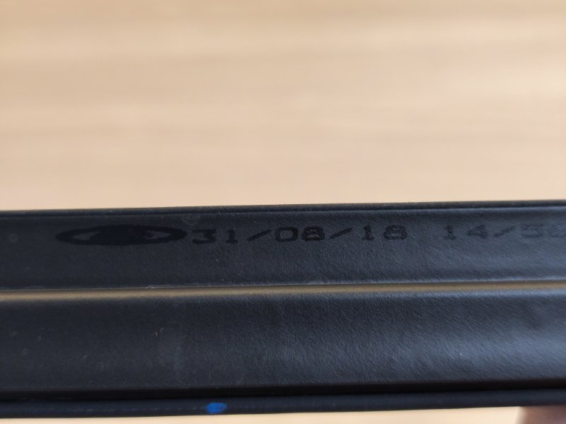 Уплотнитель стекла двери внутренний