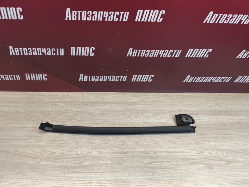 Уплотнитель двери