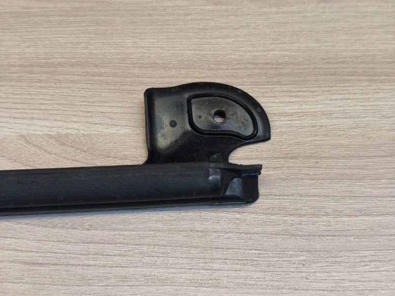 Уплотнитель двери