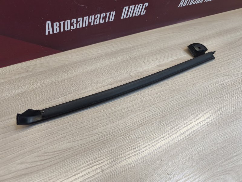 Уплотнитель двери