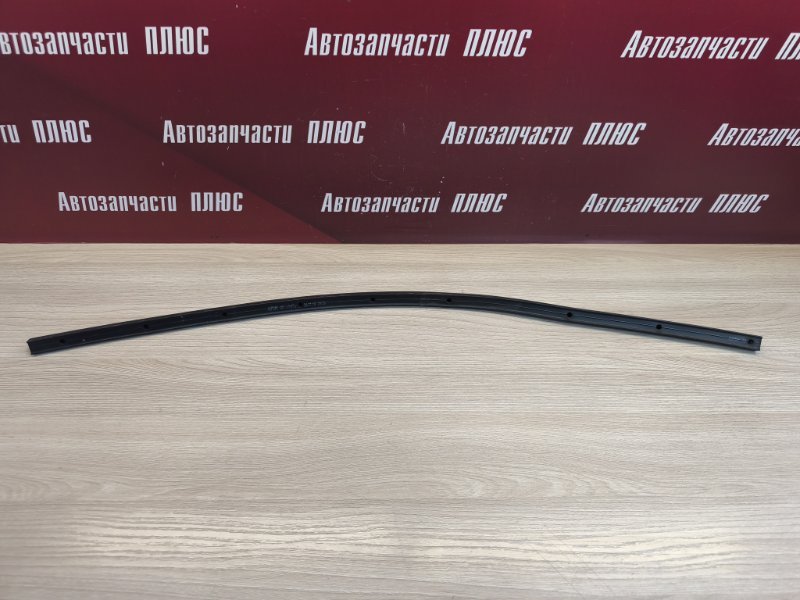 Уплотнительная резинка боковой двери