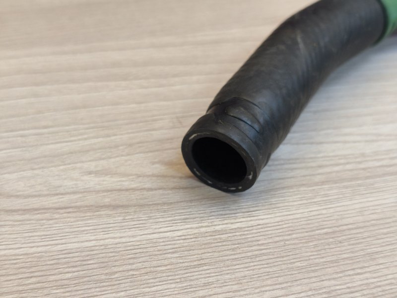 Патрубок радиатора