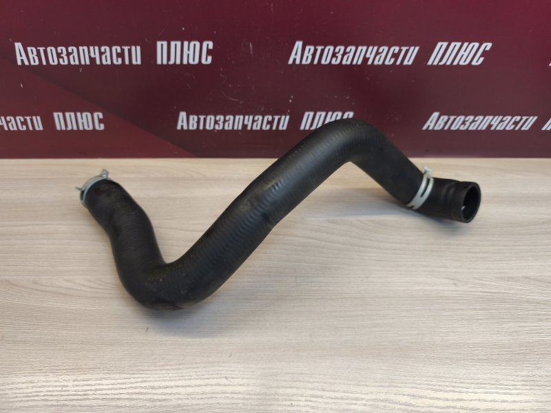 Верхний патрубок радиатора