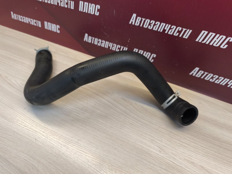 Верхний патрубок радиатора