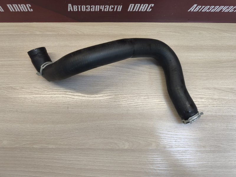 Верхний патрубок радиатора