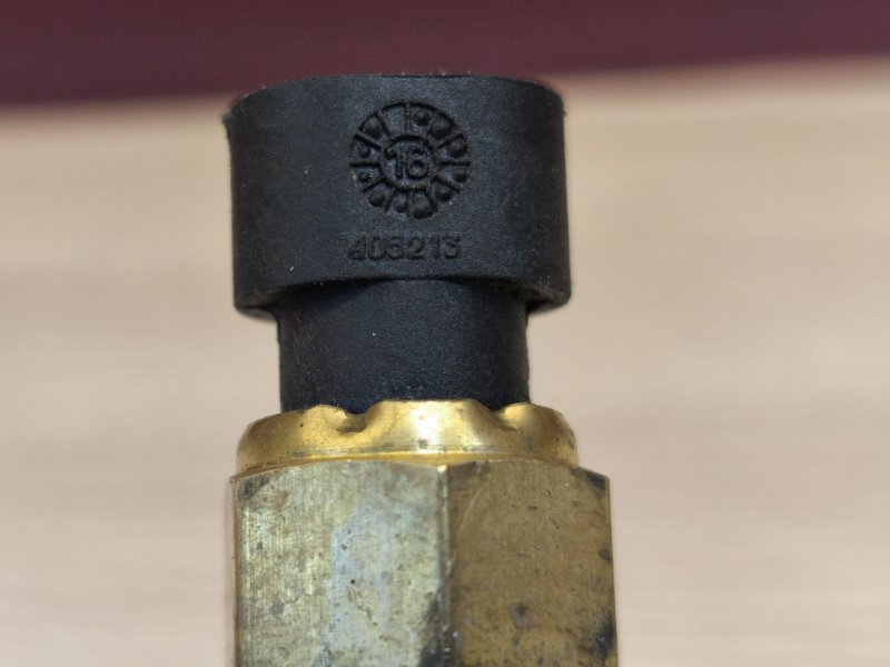 Датчик температуры охлаждающей жидкости