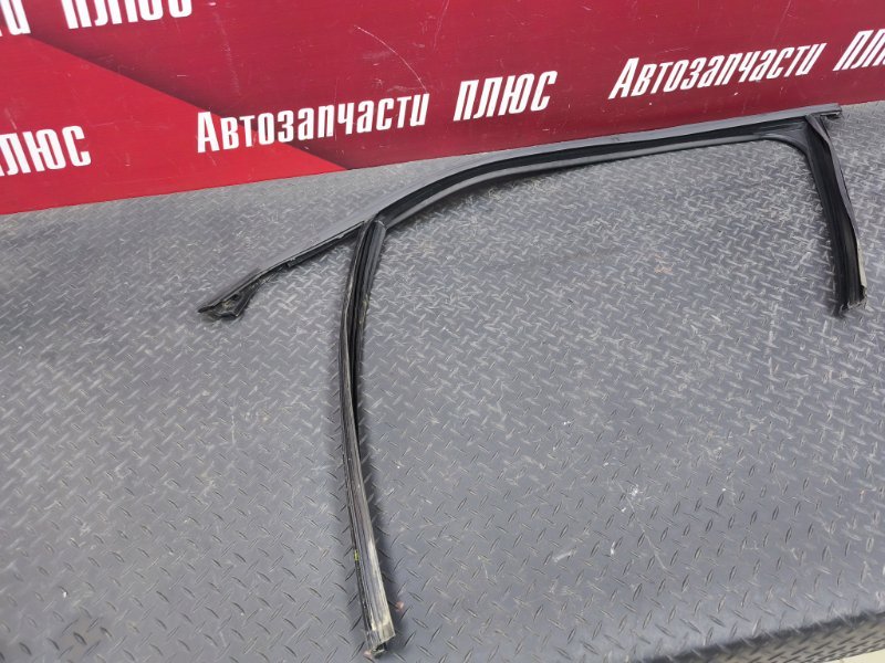 Уплотнитель рамки двери