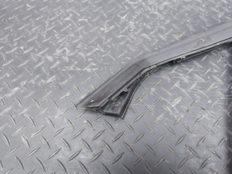 Уплотнитель рамки двери