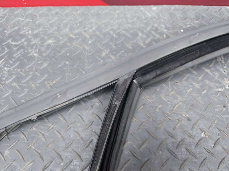 Уплотнитель рамки двери