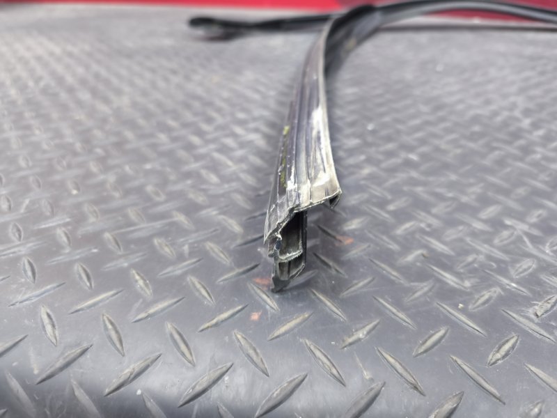 Уплотнитель рамки двери