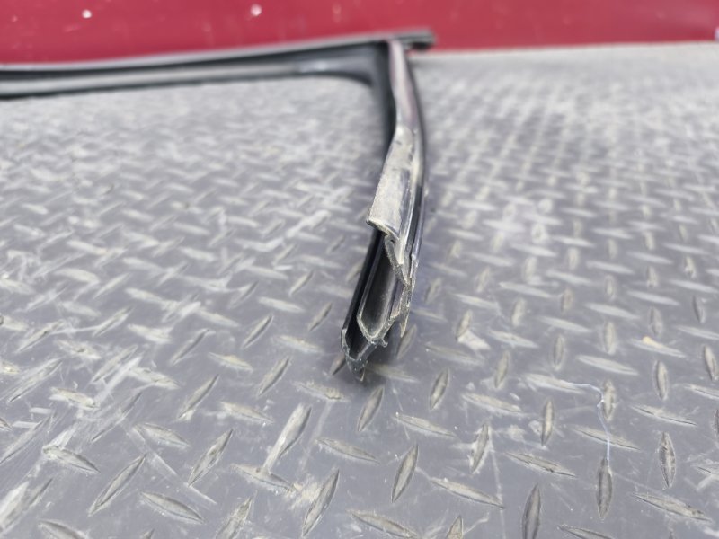 Уплотнитель рамки двери