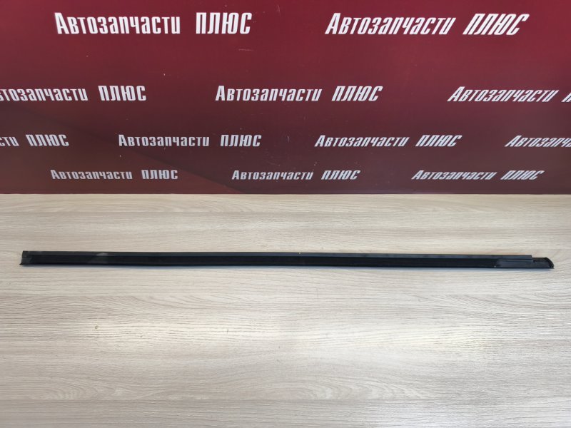Уплотнитель стекла двери внешний