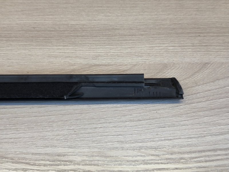 Уплотнитель стекла двери внешний