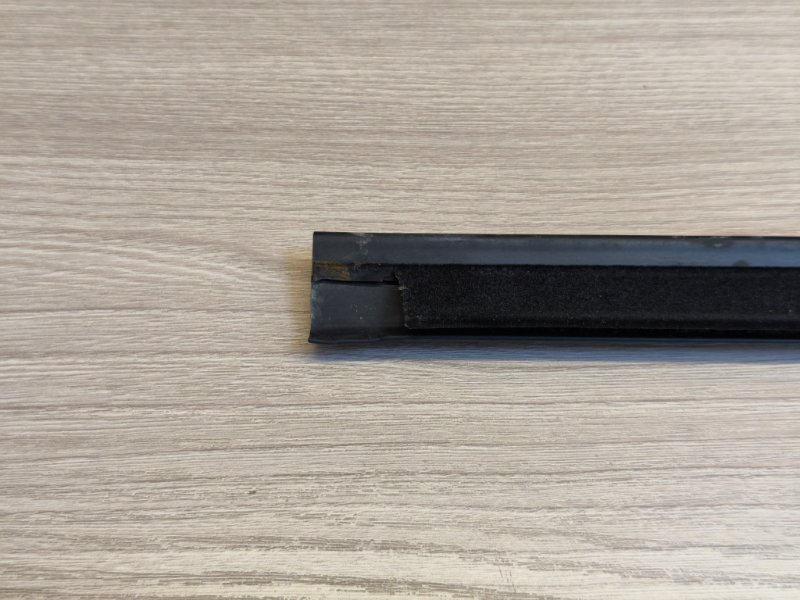 Уплотнитель стекла двери внешний