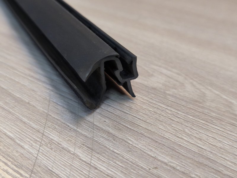 Уплотнитель стекла двери внутренний