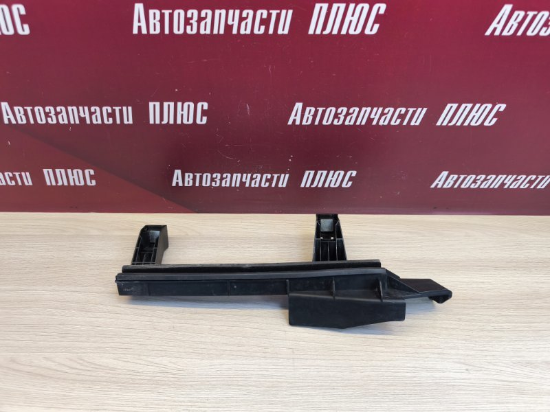 Направляющая стекла     двери