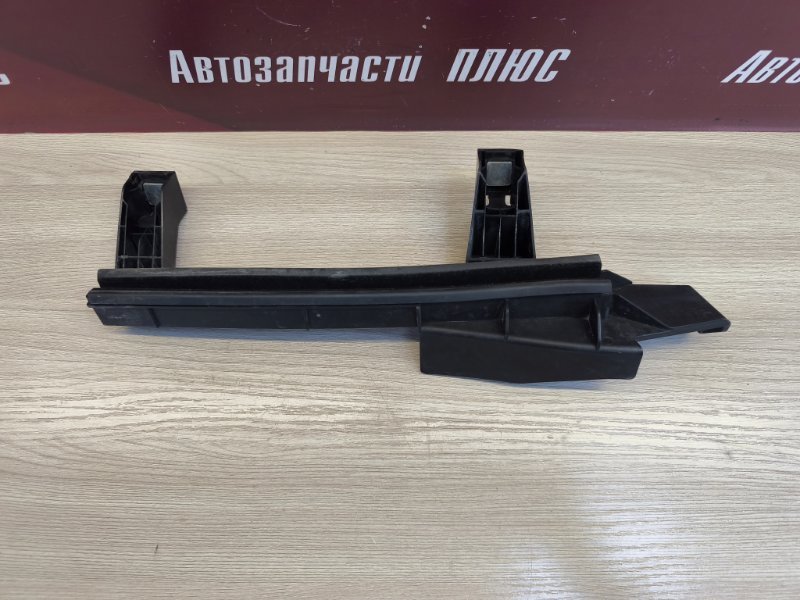 Направляющая стекла     двери