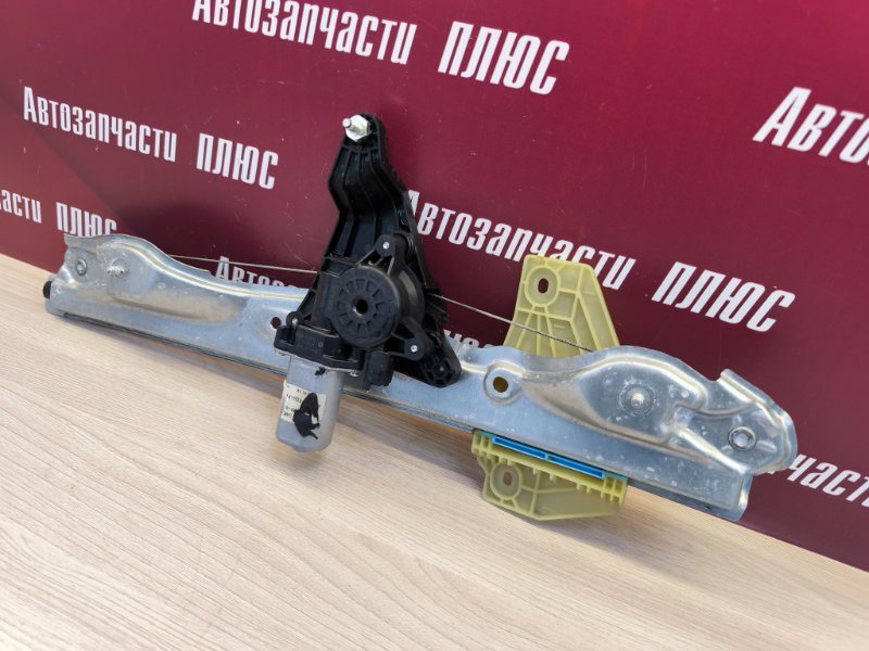 Стеклоподъемник    двери