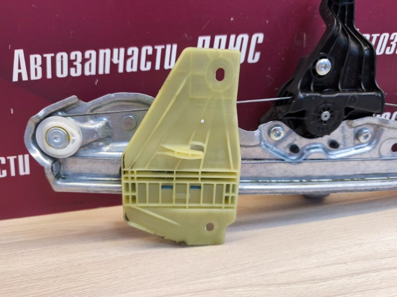 Стеклоподъемник    двери