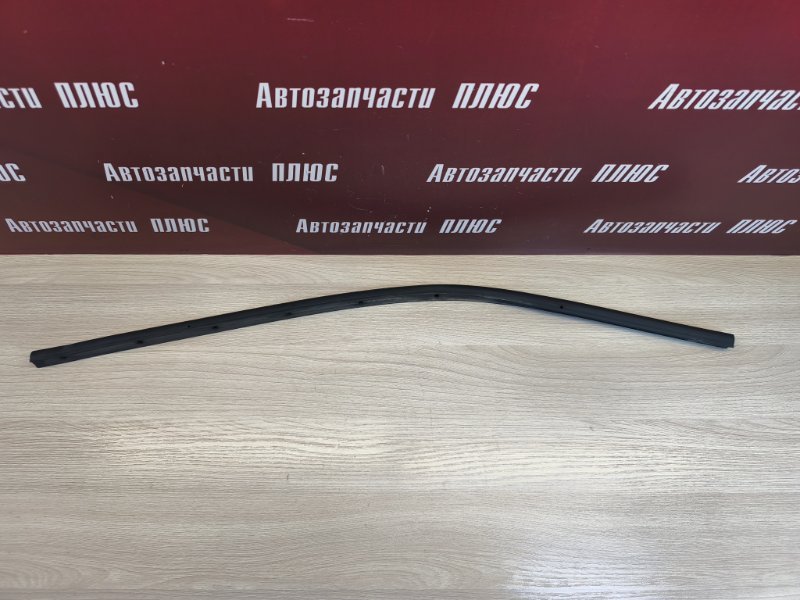 Уплотнительная резинка боковой двери
