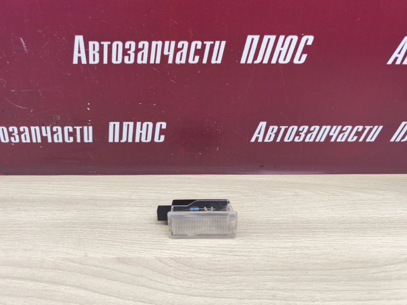 Плафон подсветки салона