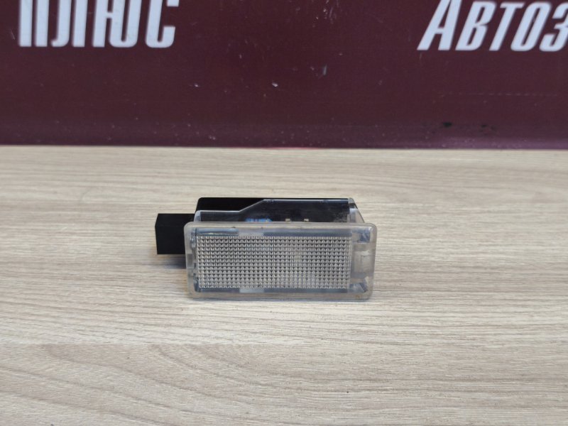 Плафон подсветки салона