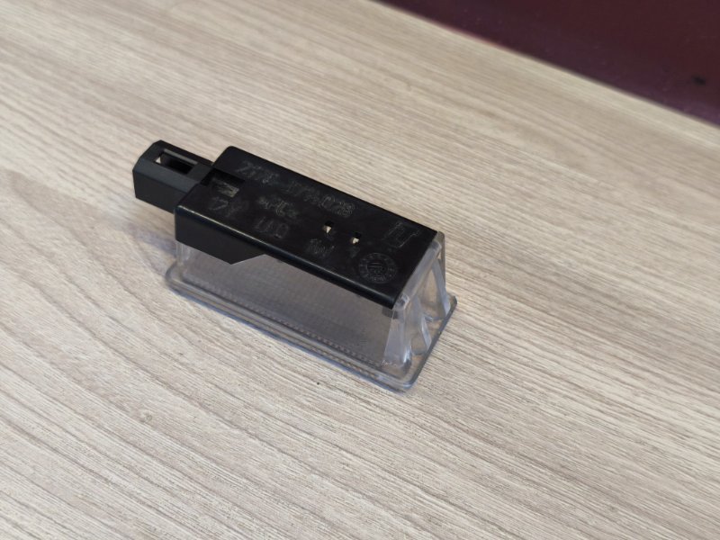 Плафон подсветки салона