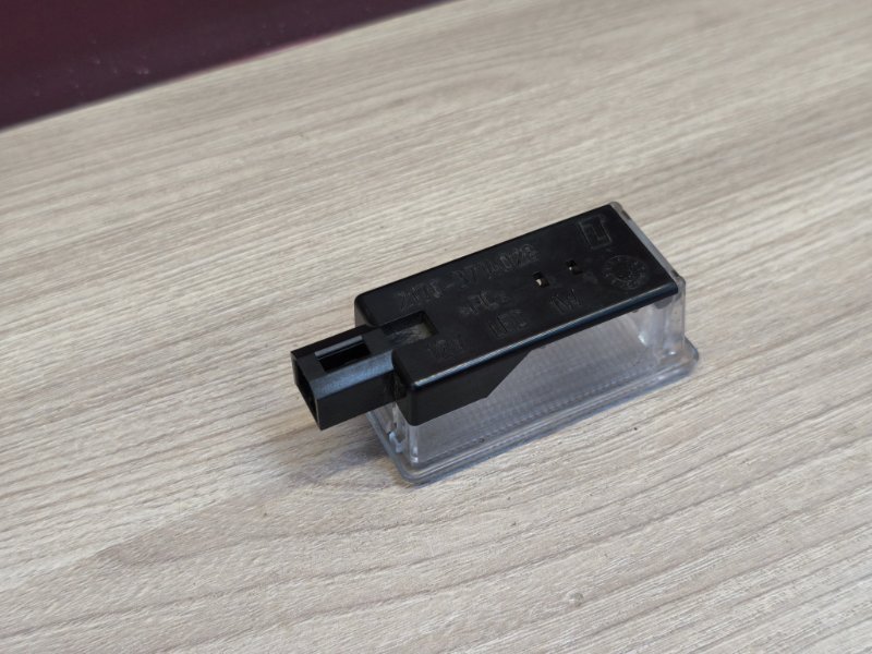 Плафон подсветки салона