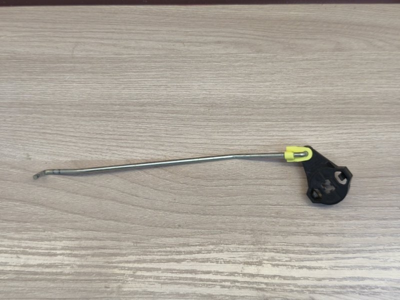 Тяга замка двери