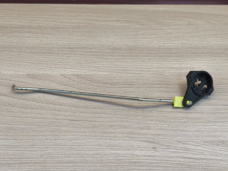 Тяга замка двери