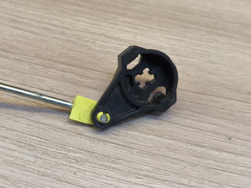 Тяга замка двери