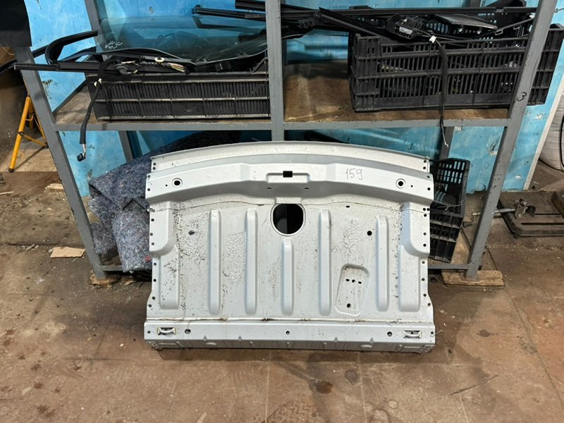 Задняя полка